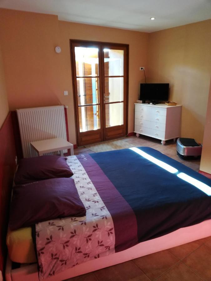 Chambres D'Hotes Le Clos Saint-Pierre-la-Palud Екстериор снимка